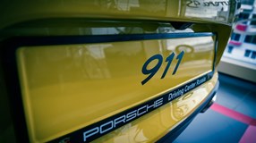 Мощные спортивные автомобили, такие как Porsche – это не только красиво, но и очень быстро.