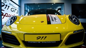 Мощные спортивные автомобили, такие как Porsche – это не только красиво, но и очень быстро.