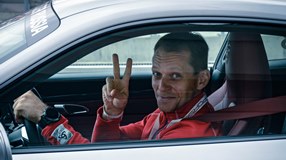 Мощные спортивные автомобили, такие как Porsche – это не только красиво, но и очень быстро.