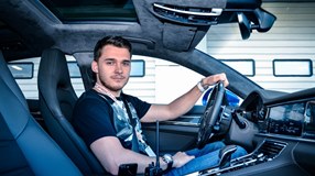 Мощные спортивные автомобили, такие как Porsche – это не только красиво, но и очень быстро.