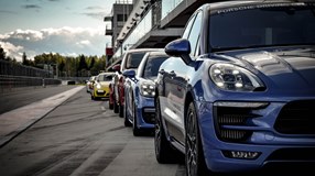 Мощные спортивные автомобили, такие как Porsche – это не только красиво, но и очень быстро.