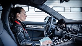 Мощные спортивные автомобили, такие как Porsche – это не только красиво, но и очень быстро.