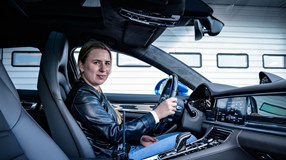 Мощные спортивные автомобили, такие как Porsche – это не только красиво, но и очень быстро.