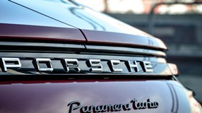 Мощные спортивные автомобили, такие как Porsche – это не только красиво, но и очень быстро.