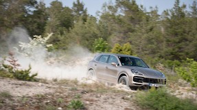 Инновационные системы шасси нового Cayenne Turbo S E-Hybrid