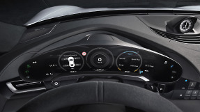 Цифровой, понятный, современный: интерьер нового Porsche Taycan